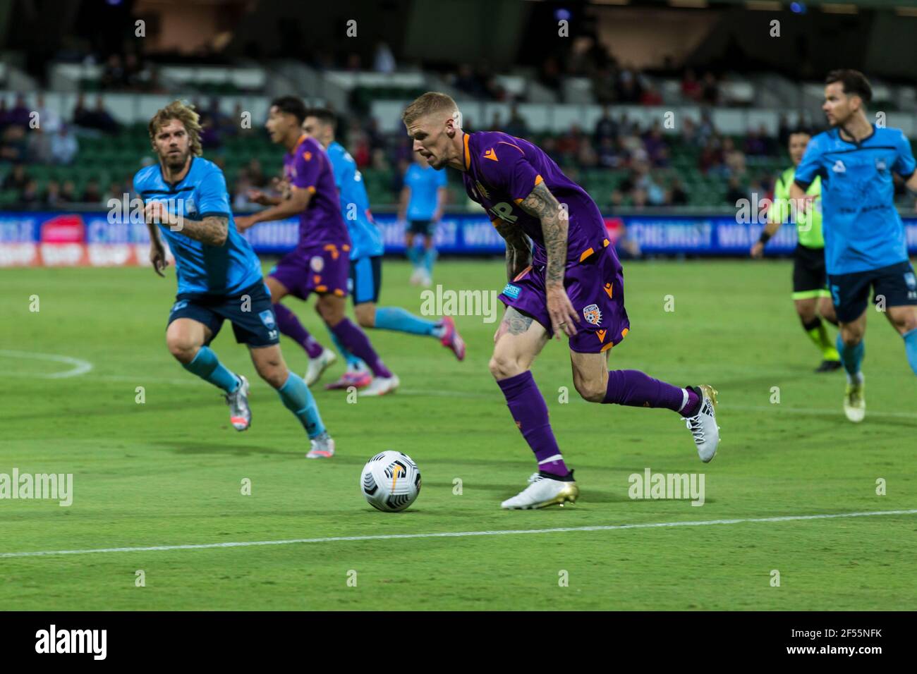 24 marzo 2021; HBF Park, Perth, Australia Occidentale, Australia; A League Football, Perth Glory contro Sydney FC; Andy Keogh di Perth sull'attacco Foto Stock