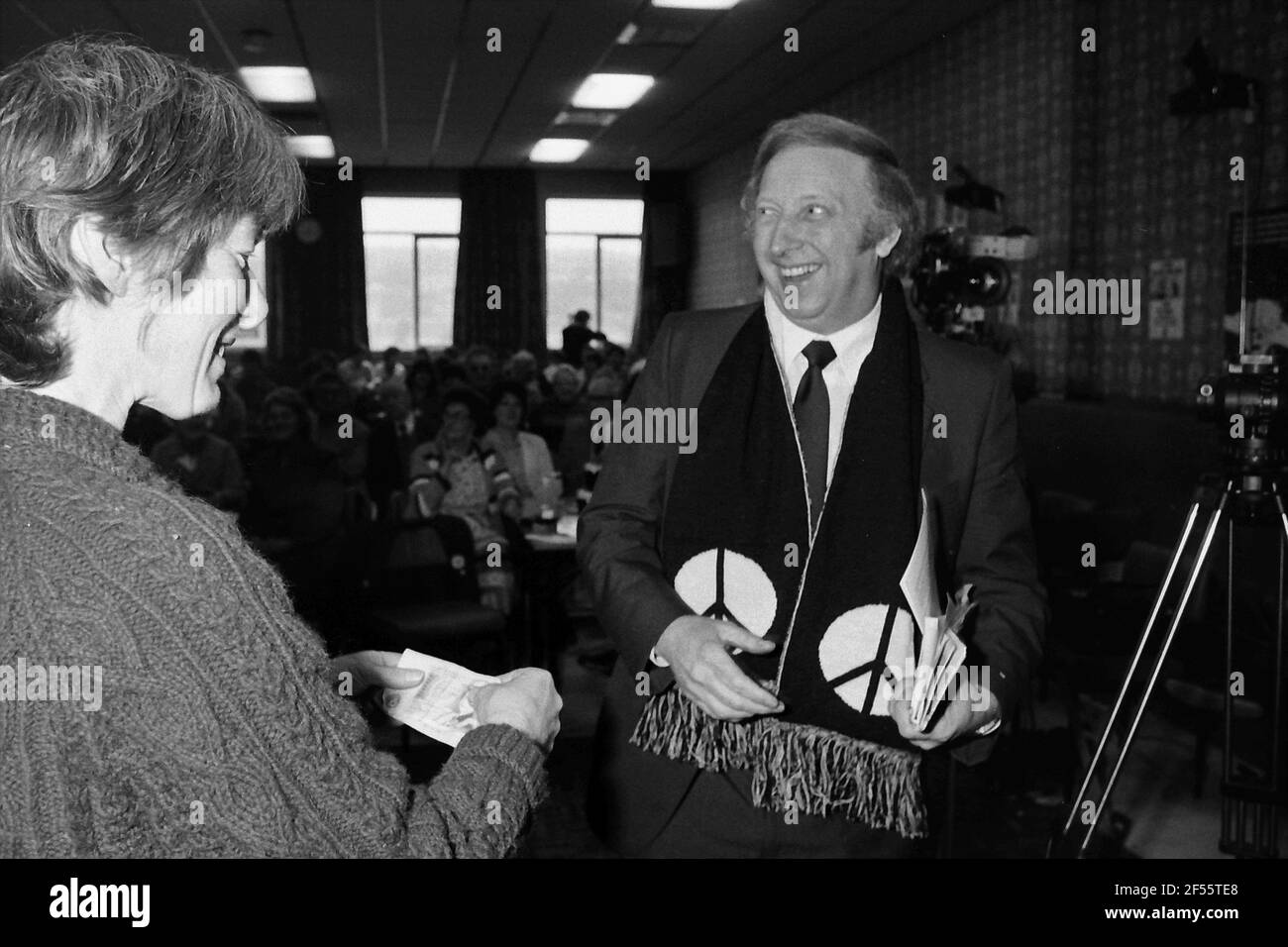 Arthur Scargill alla riunione CND a Shipley nel 1983 Foto Stock