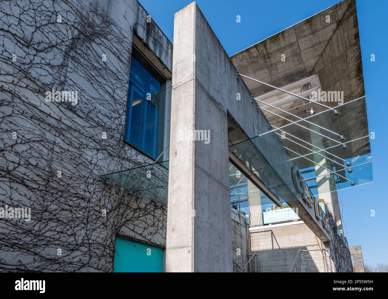 Architettura enologica nella valle del Mosel, cantina Cep d'Or, Stadbriedemes, Lussemburgo Foto Stock