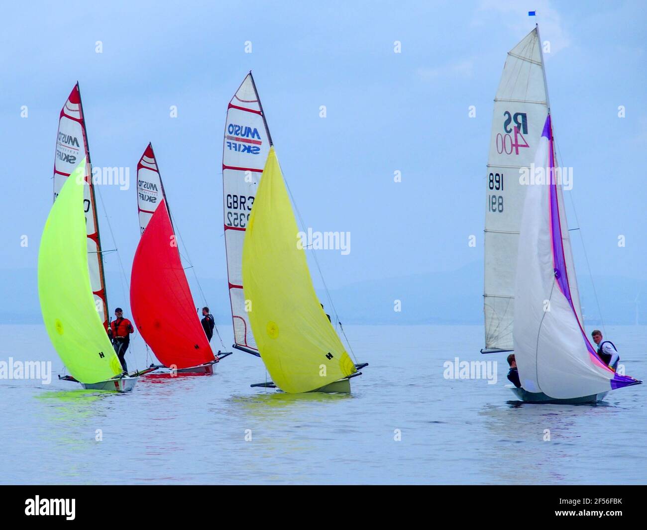 I gommoni che competono nella Regata annuale dello Yacht Club di East Lothian, North Berwick Foto Stock