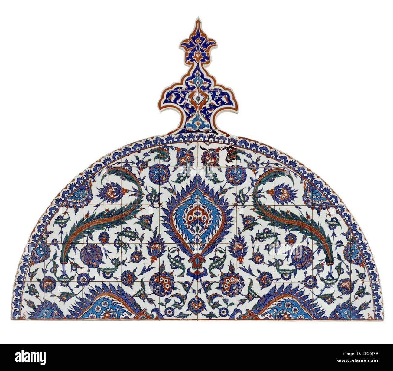 Archi affiancati. Le ceramiche di Iznik sono famose per i loro colori brillanti. Nella discussione sulle piante, la fantasia e l'osservazione della natura si combinano. L'arco probabilmente proviene dal complesso di costruzione della Moschea Piyale Pasha di Sinan a Istanbul. Foto Stock