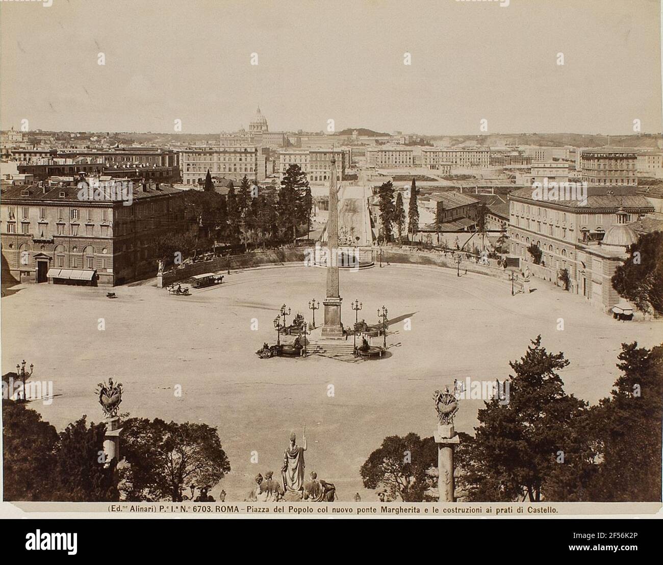 Piazza del Popolo mit der Ponte Regina Margherita, Rom.. Foto Stock