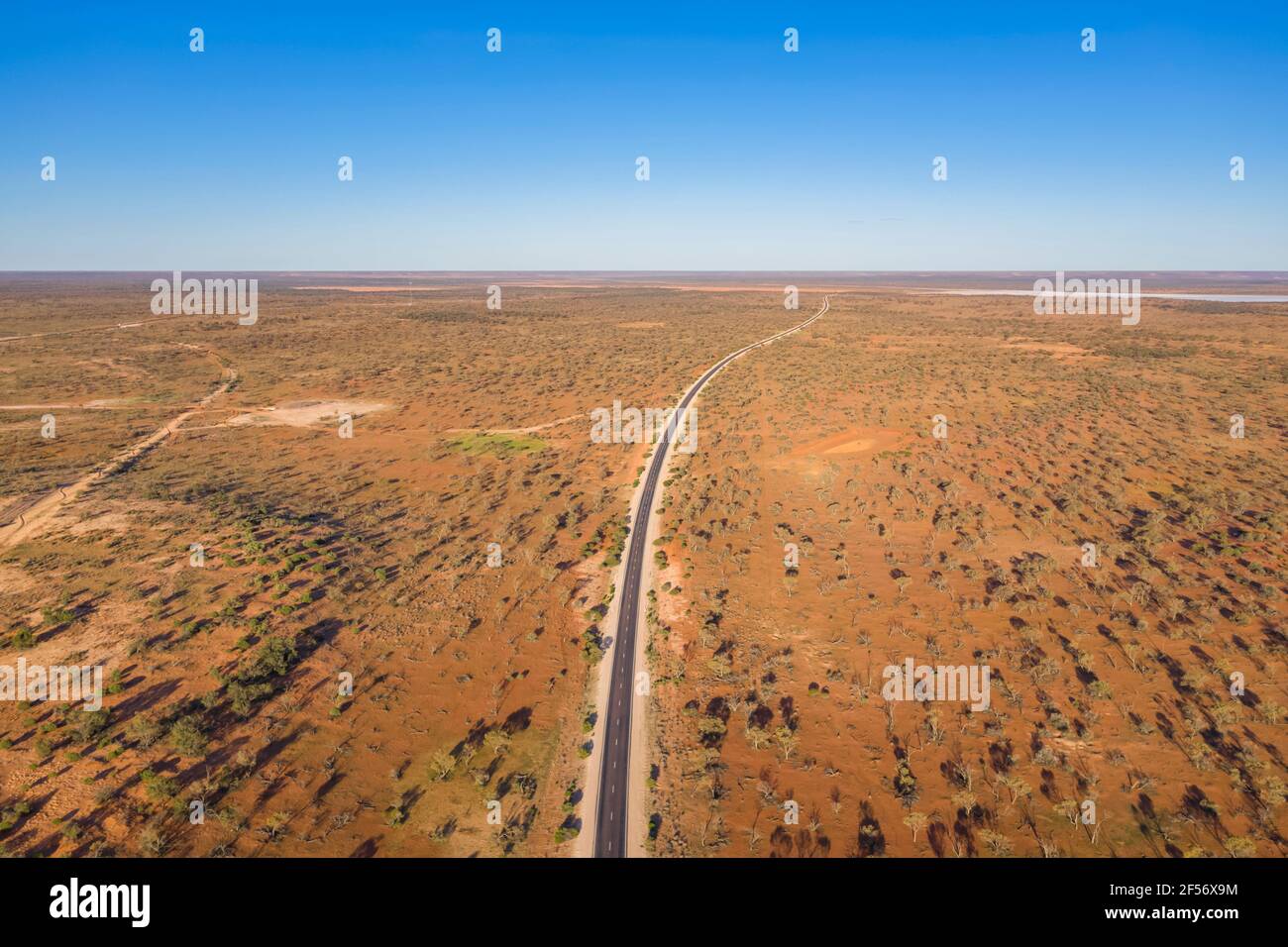 Australia, Australia del Sud, veduta aerea della Stuart Highway Foto Stock