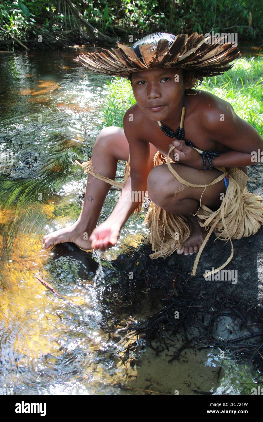 ilheus, bahia / brasile - 3 giugno 2012: Etnico Tupinamba indiano è visto nel villaggio di Itapuan nel comune di Ilheus. *** Local Caption *** . Foto Stock