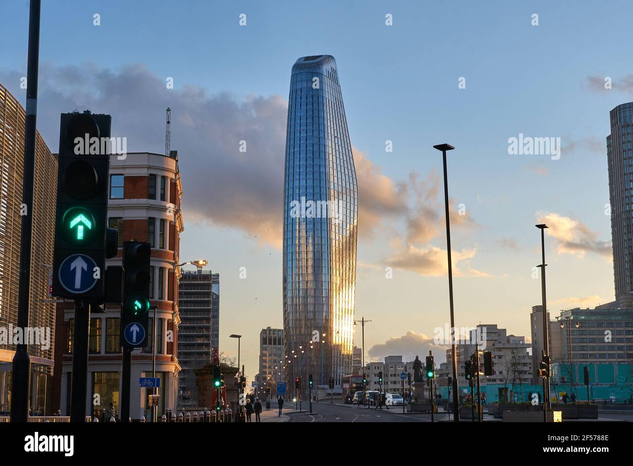 1 Blackfriars Road Bankside, London Tower Block. blackfriars Glass Building Foto Stock