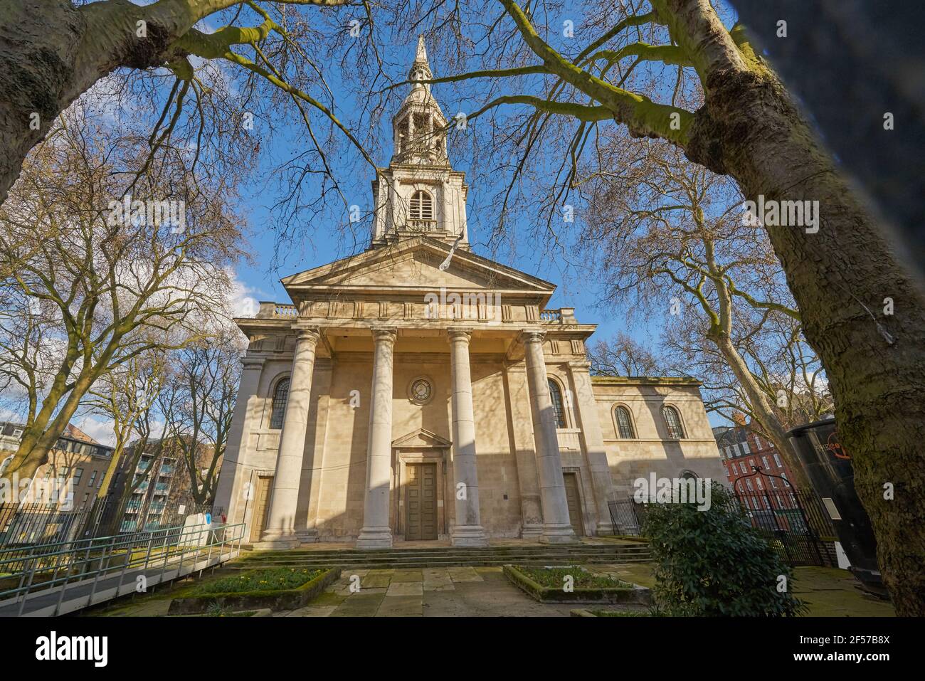 Chiesa di San Leonardo Shoreditch Foto Stock