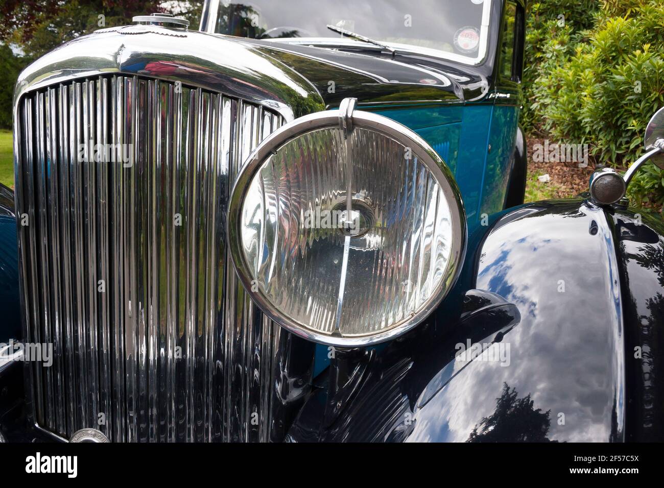 1935 Bentley grill e faro al Classic Car Rally, Rhu, Argyll, Scozia Foto Stock