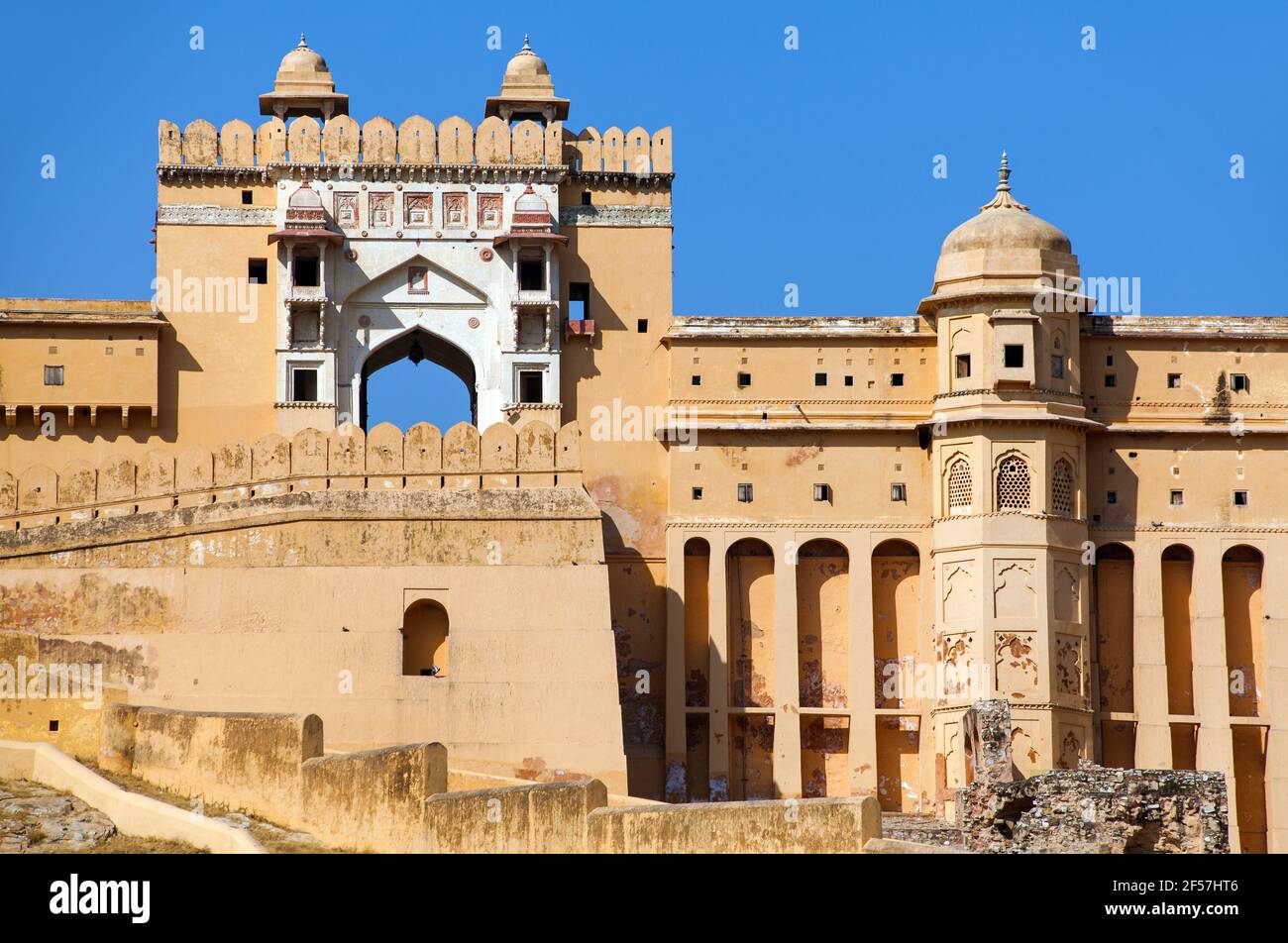 Vista di Amber forte vicino Jaipur città, Rajasthan, India Foto Stock
