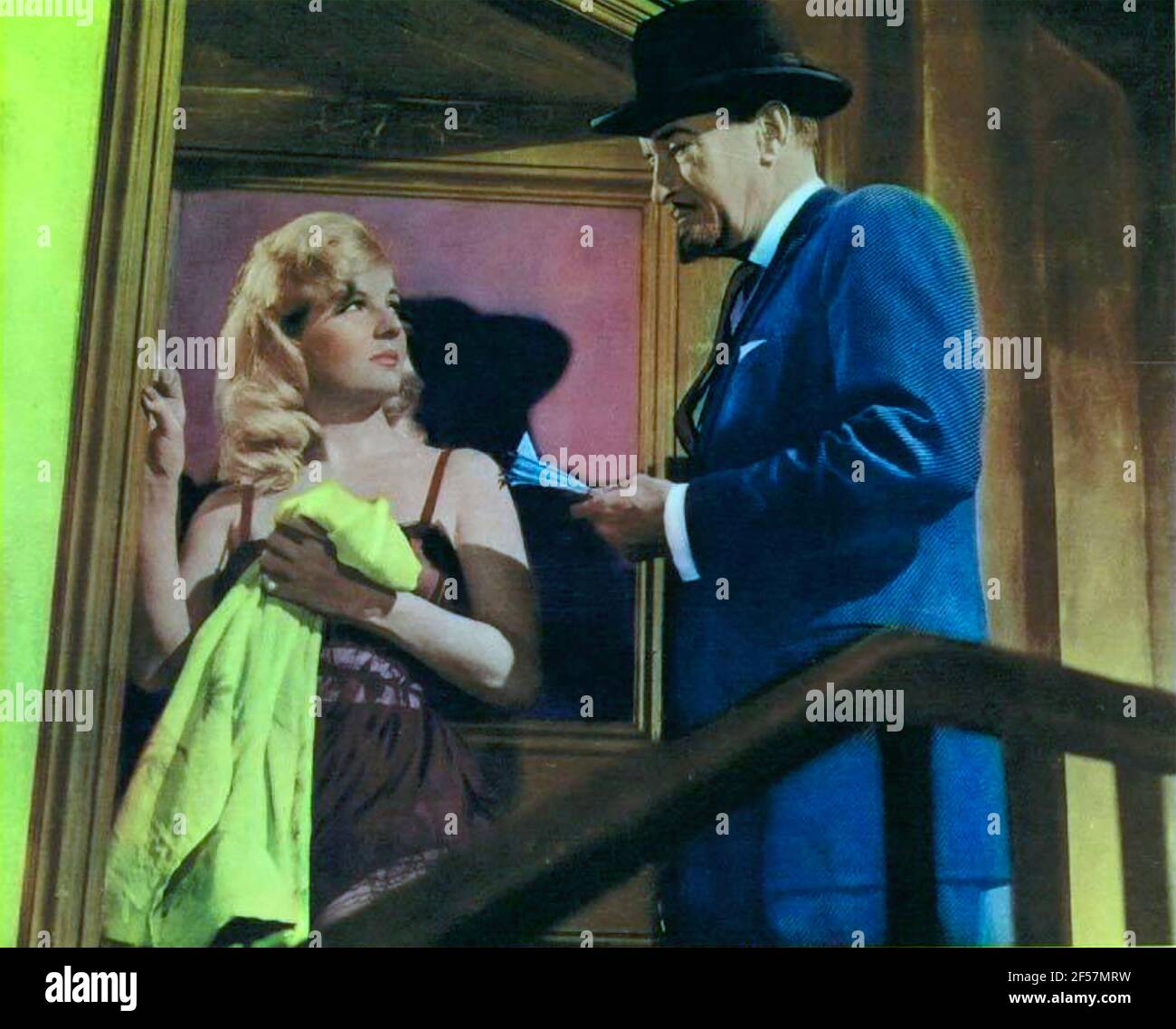 10 LUNE DI MIELE DI BLUEBEARD 1960 Allied Artists film con Corinne Calvet E George Sanders Foto Stock