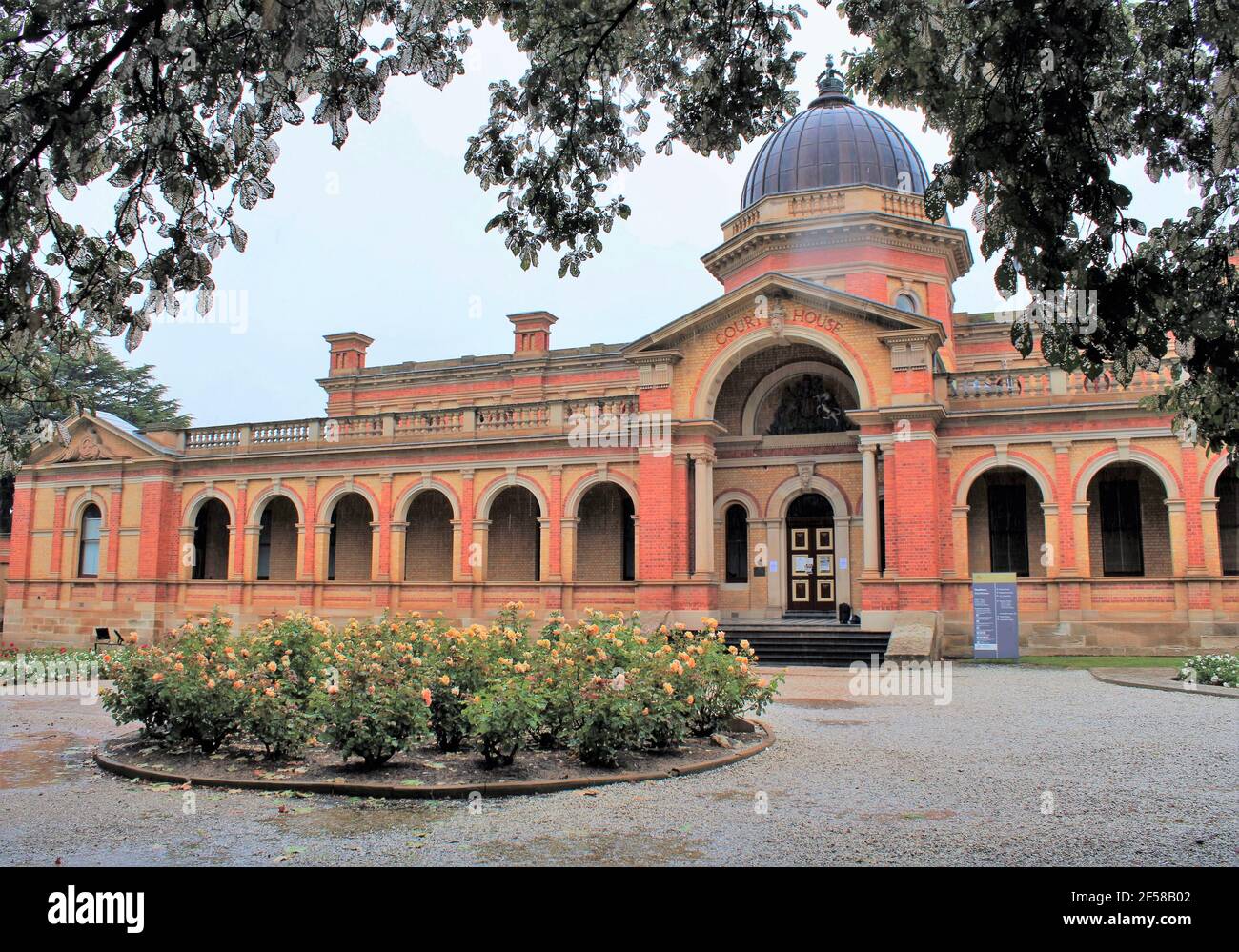 Goulburn Courthouse (1887) progettato dall'architetto James Barnet, in stile vittoriano italiano, Goulburn, nuovo galles del Sud, Australia. Foto Stock