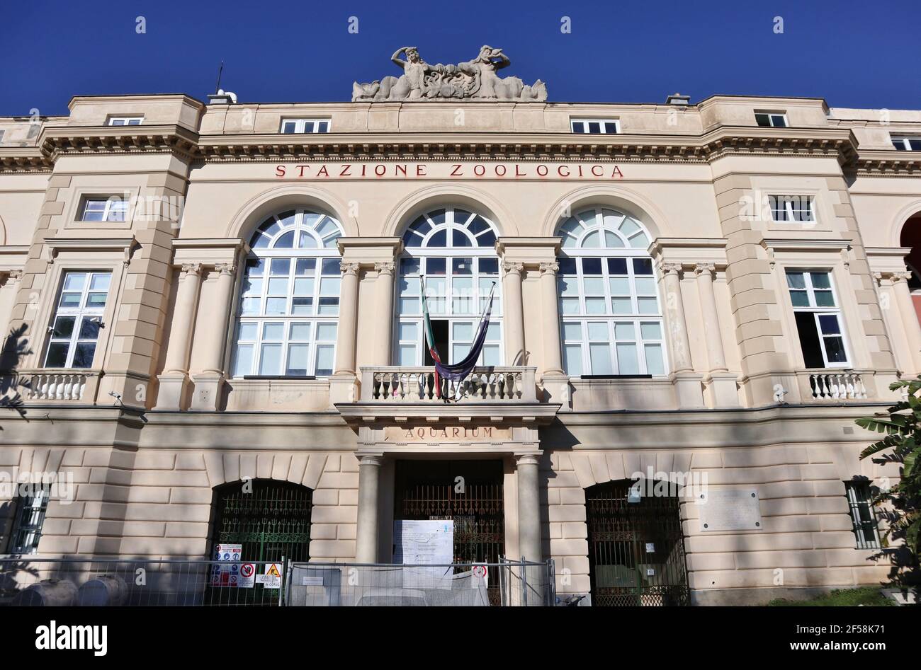 Napoli - Stazione Zoologica nella Villa Comunale Foto Stock