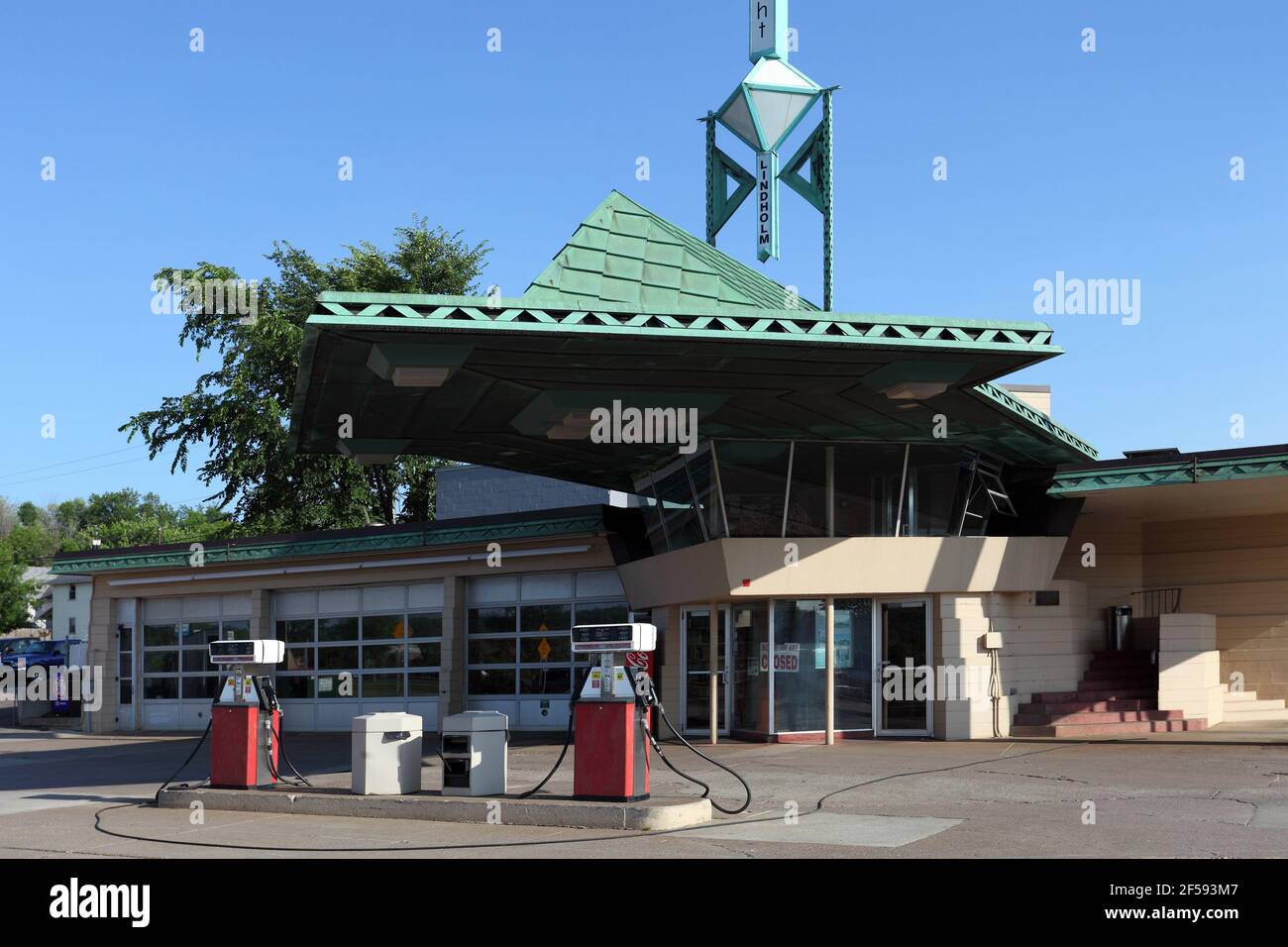 Geografia / viaggio, Stati Uniti, Minnesota, Cloquet, R. W. Lindholm Stazione di benzina (1958), progettato da Frank Lloyd , Additional-Rights-Clearance-Info-Not-Available Foto Stock