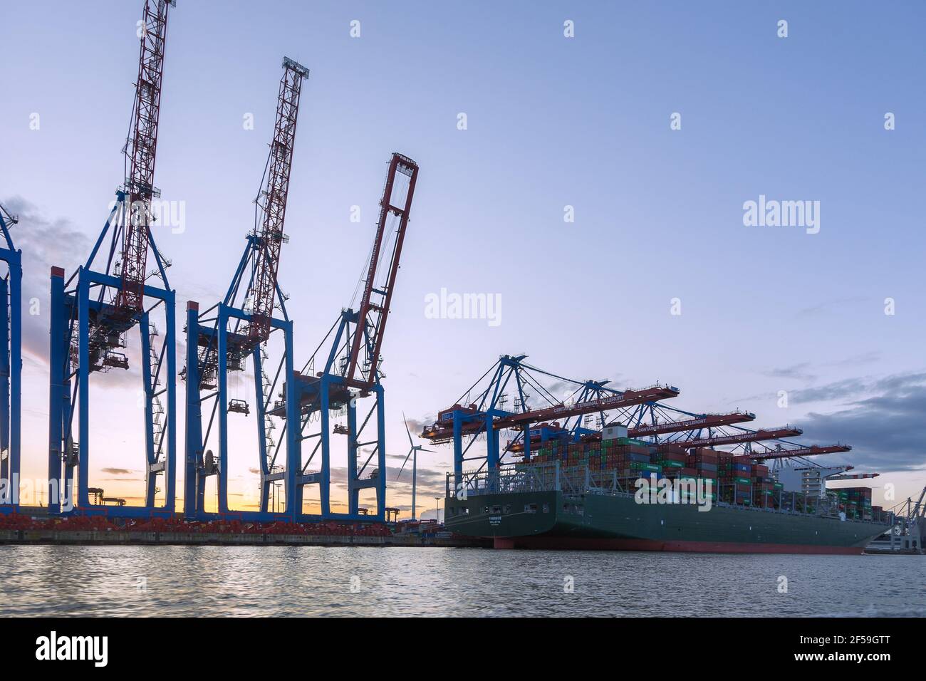 Geografia / viaggio, Germania, Amburgo, porto dei container, terminal dei container Tollerort, Spedire il contenitore, Additional-Rights-Clearance-Info-Not-Available Foto Stock