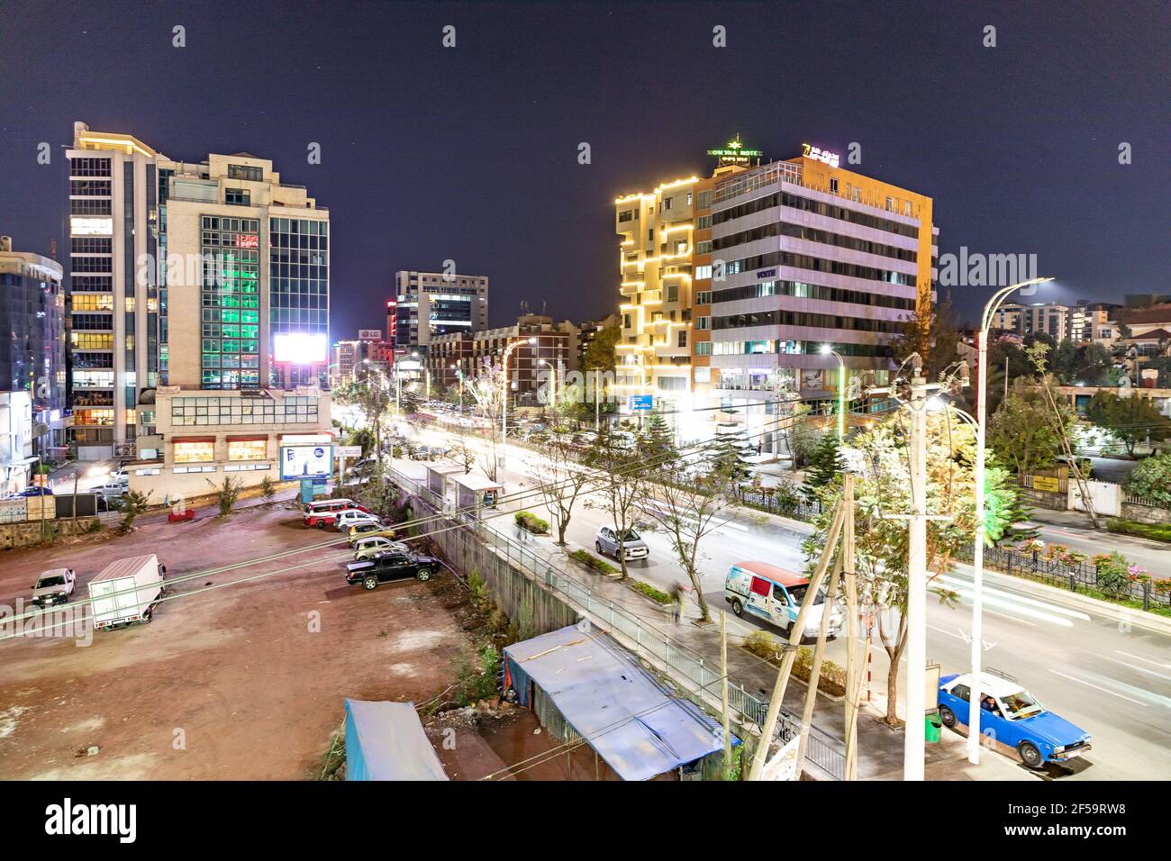 Addis Abeba, Etiopia vita notturna intorno a Bole. Foto Stock