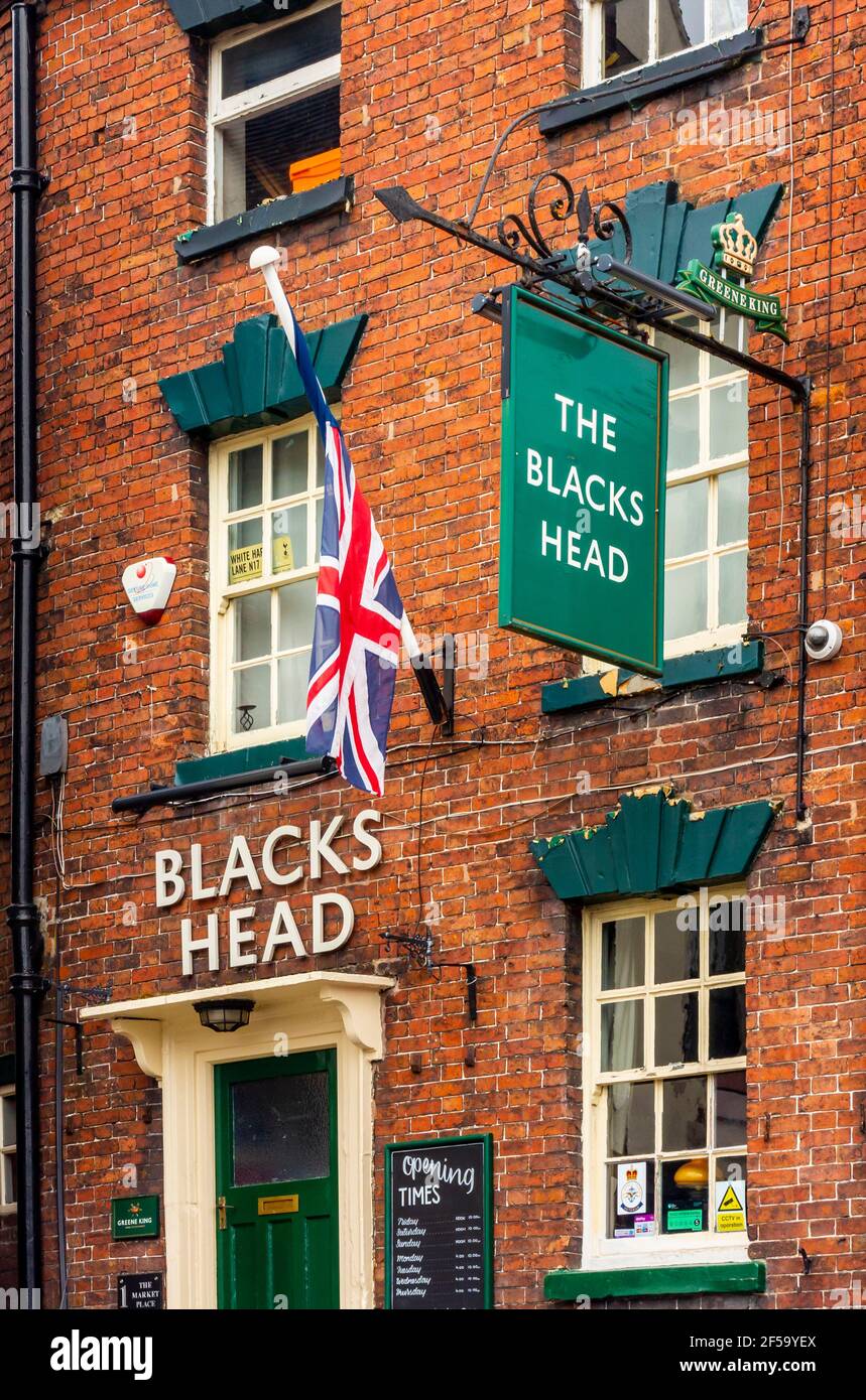 Esterno del pub Blacks Head a Wirksworth Derbyshire England UK prima della sua rinomina a causa delle connotazioni razziste del suo nome originale. Foto Stock