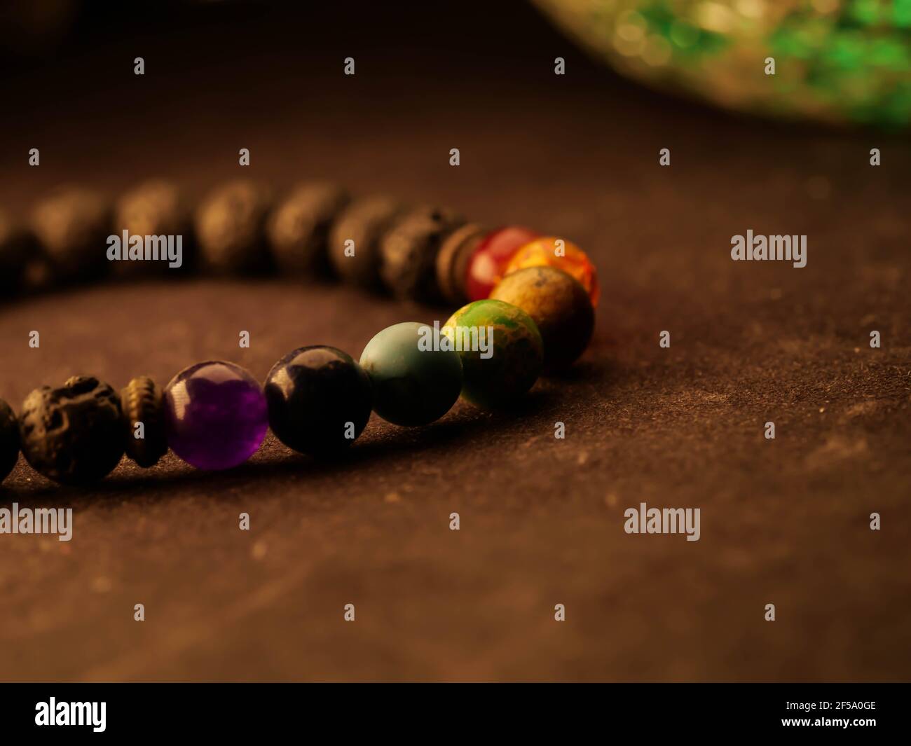 Chakra braccialetto aromatherapy pietra lavica Foto Stock