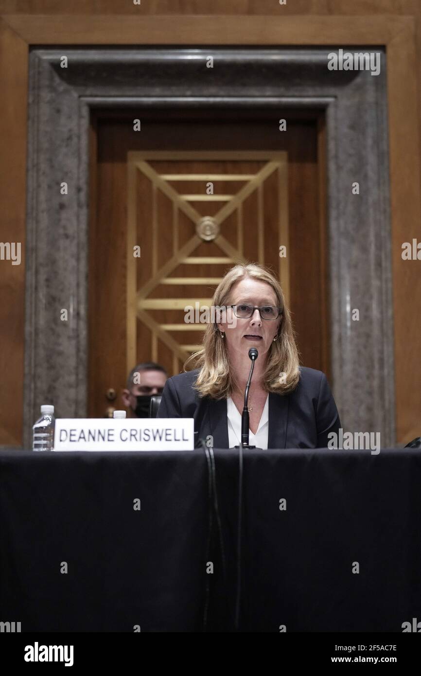 Washington, Stati Uniti. 25 Marzo 2021. Deanne Criswell, nominata amministratore della Federal Emergency Management Agency (FEMA), testimonia durante la sua audizione di conferma dinanzi al Comitato del Senato per la sicurezza interna e gli affari governativi su Capitol Hill il 25 marzo 2021 a Washington, DC. Se confermato, Criswell diventerà la prima donna a guidare FEMA. Pool Photo by Drew Angerer/UPI Credit: UPI/Alamy Live News Foto Stock Washington, Stati Uniti. 25 Marzo 2021. Deanne Criswell, nominata amministratore della Federal Emergency Management Agency (FEMA), testimonia durante la sua audizione di conferma dinanzi al Comitato del Senato per la sicurezza interna e gli affari governativi su Capitol Hill il 25 marzo 2021 a Washington, DC. Se confermato, Criswell diventerà la prima donna a guidare FEMA. Pool Photo by Drew Angerer/UPI Credit: UPI/Alamy Live News Foto Stock