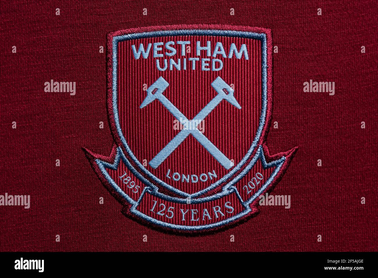 Primo piano della maglia West Ham United FC 2020/21 Foto Stock