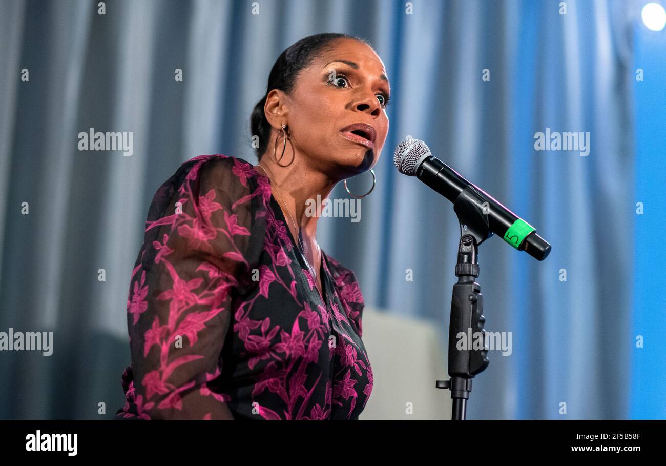 Audra McDonald si esibisce presso l'Edward M Kennedy Institute con cena annuale il 24 ottobre 2019 Foto Stock