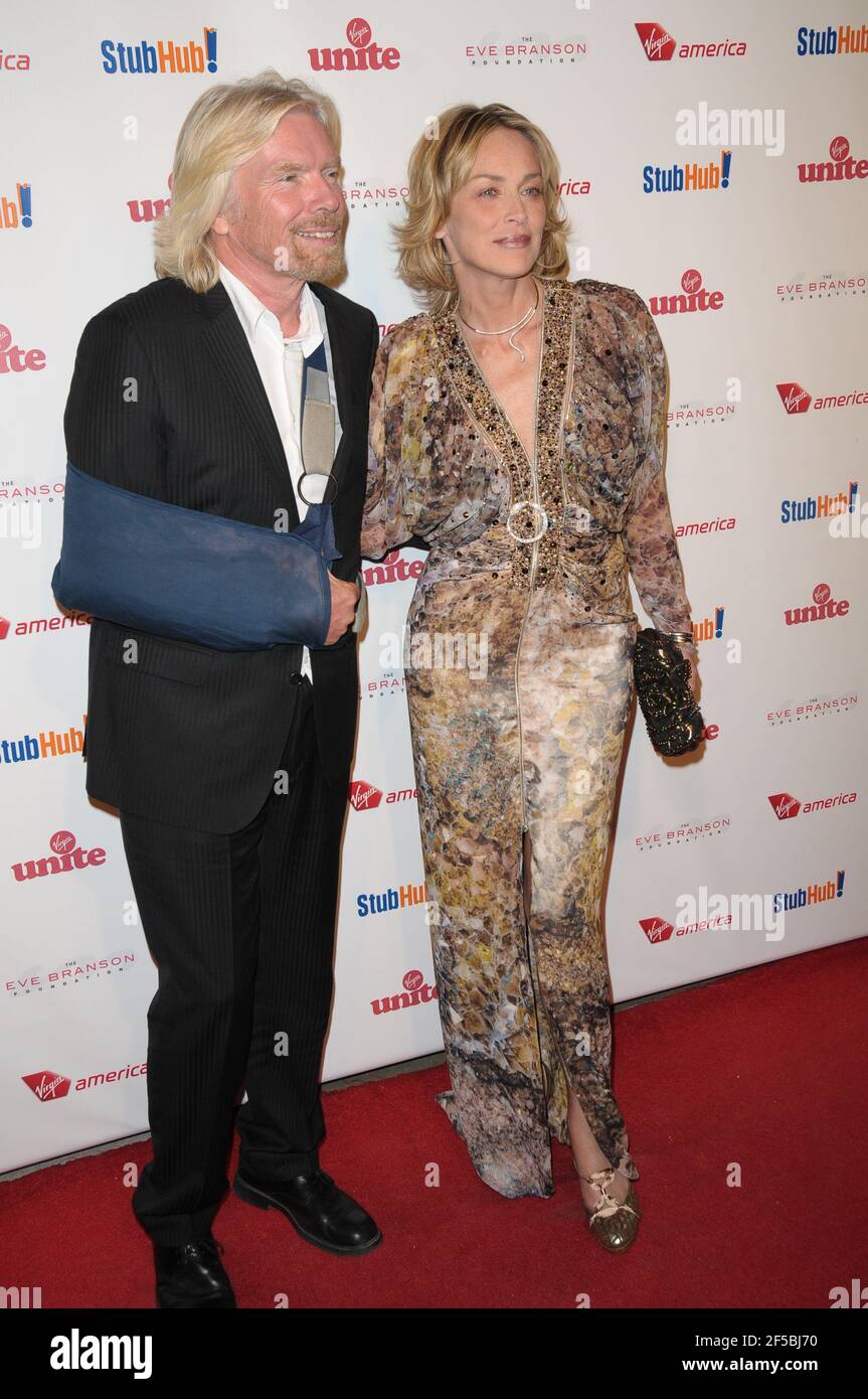 Sharon Stone, Richard Branson a Sir Richard Branson ed Eve L'ospite di Branson "Rock the Kasbah" si è tenuto a Vibiana, Los Angeles 10,26,09 Foto Stock