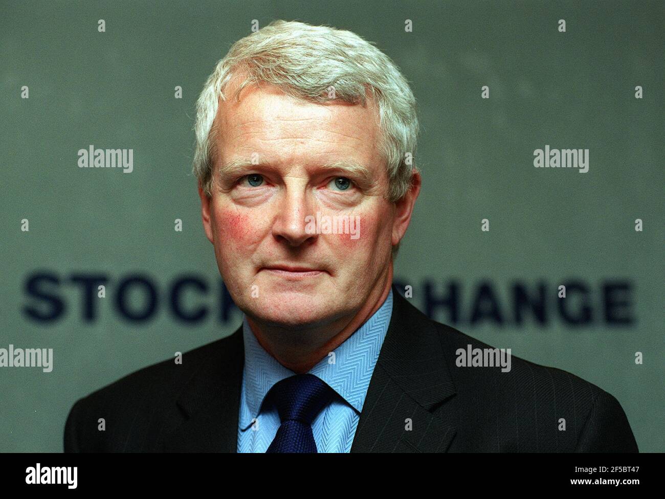 DON CRUICKSHANK MAGGIO 2001TODAY AI RISULTATI DI METÀ PERIODO DELLA BORSA DI LONDRA. Foto Stock