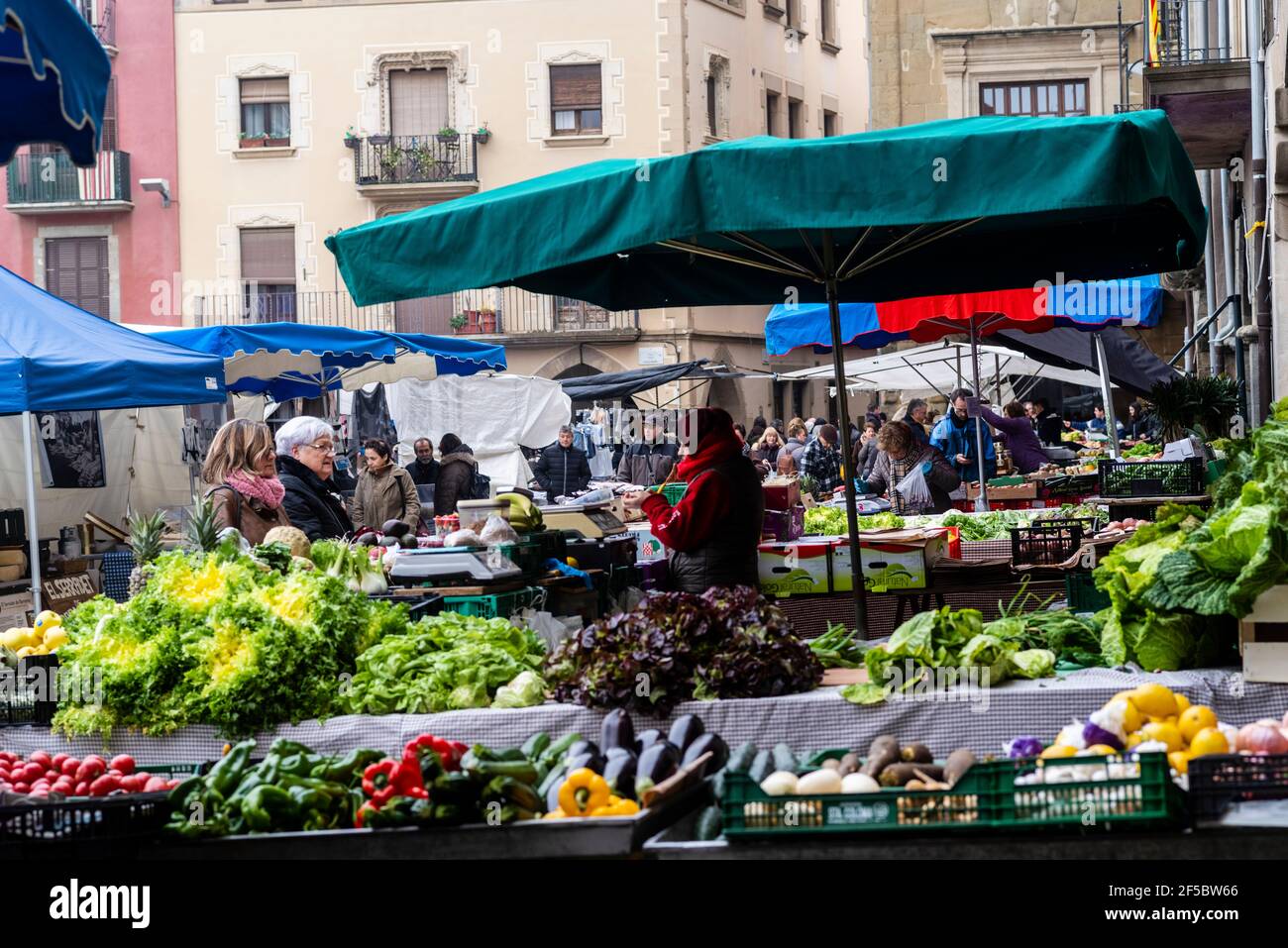 VIC mercato settimanale, prodotti freschi e biologici, Barcellona, Catalogna, Spagna. Foto Stock