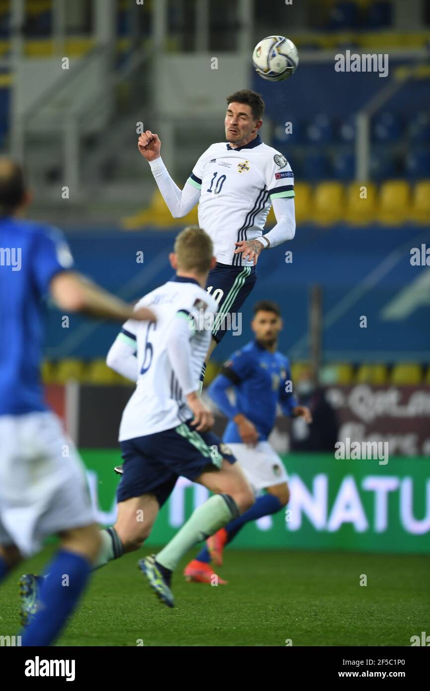 Parma, Italia. 25 2021 marzo: Kyle Lafferty (Irlanda del Nord) durante la partita FIFA "Coppa del mondo Qatar 2022 qualificante" tra Italia 2-0 Irlanda del Nord allo stadio Ennio Tardini il 25 marzo 2021 a Parma, Italia. Credit: Maurizio Borsari/AFLO/Alamy Live News Foto Stock