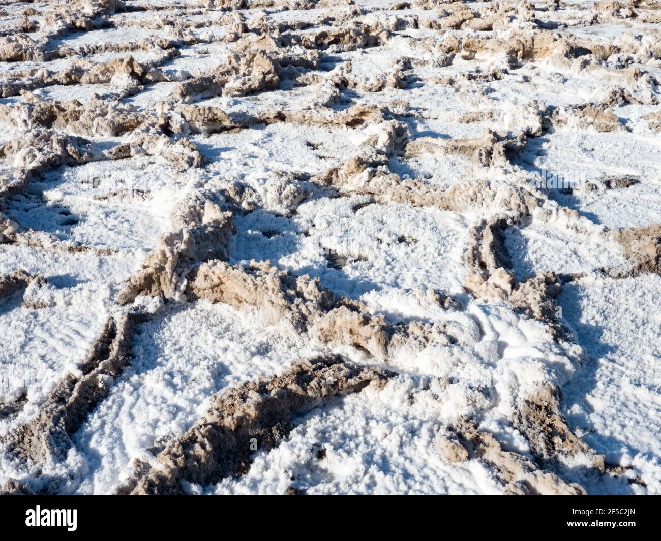 Le saline del bacino di Badwater, il punto più basso degli Stati Uniti al Death Valley National Park, California, USA Foto Stock