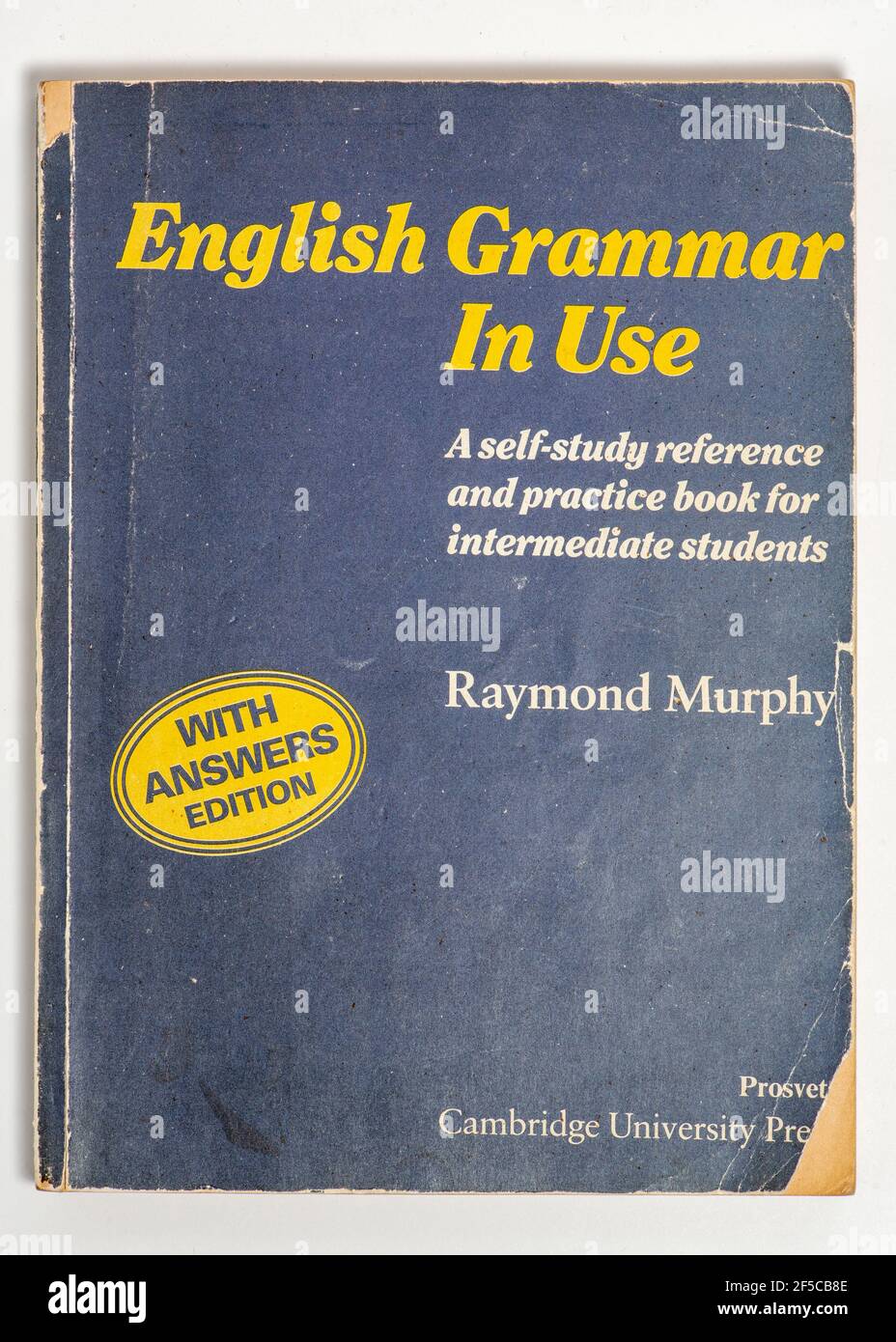 Grammatica inglese in uso da Raymond Murphy copertina libro cartaceo mostra  usura, Cambridge University Press 1985, rilasciato per la Bulgaria Foto  stock - Alamy