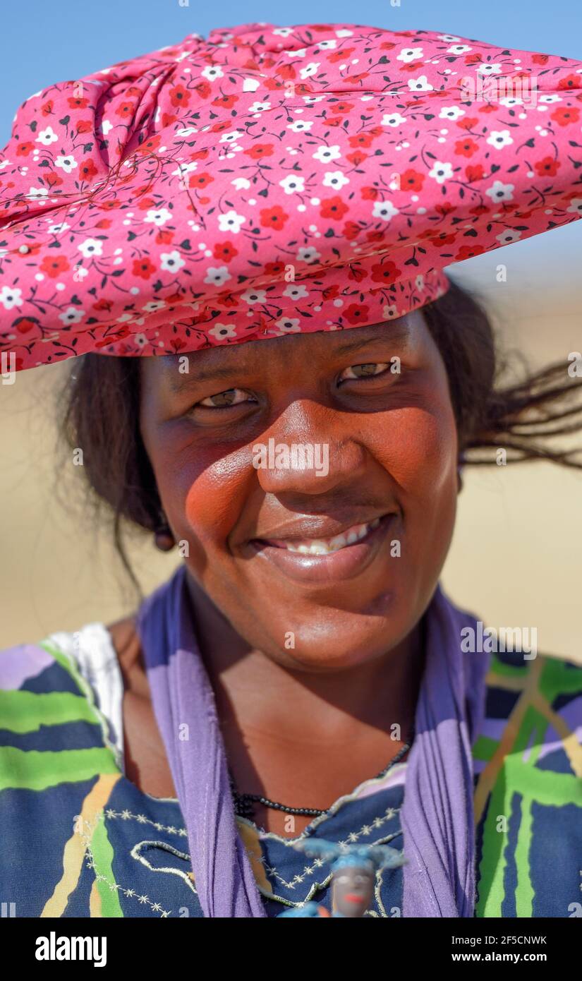Geografia / viaggio, Namibia, ritratto di un Herero-Frau, a Khorixas, Kunene regione, Additional-Rights-Clearance-Info-non-disponibile Foto Stock