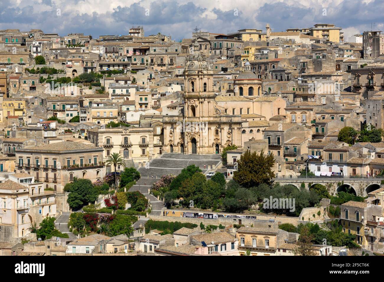 Geografia / viaggio, Italia, Duomo di San Giorgio, Modica, provincia Ragusa, Sicilia, Italia, Informazioni-aggiuntive-diritti-liquidazione-non-disponibili Foto Stock