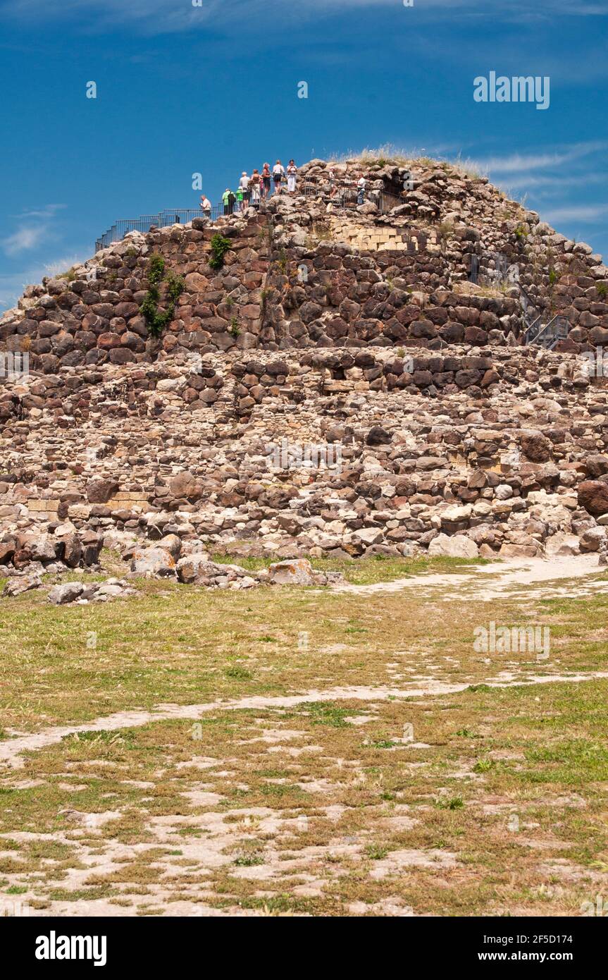 Barumini, Sardegna, Italia. Veduta del complesso nuragico archeologico di su Nuraxi di Barumini. Patrimonio dell'umanità dell'UNESCO Foto Stock