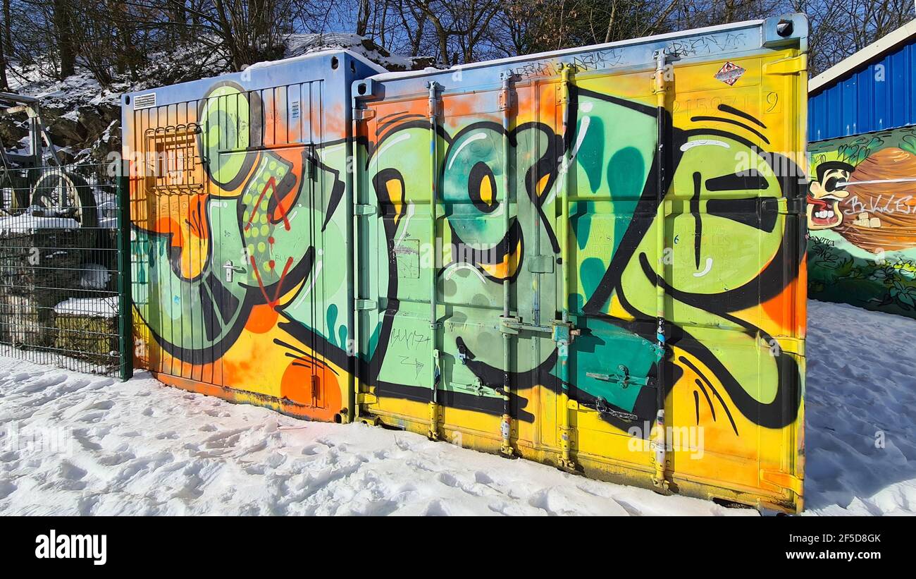 Graffiti colorati in un edificio, in Germania Foto Stock