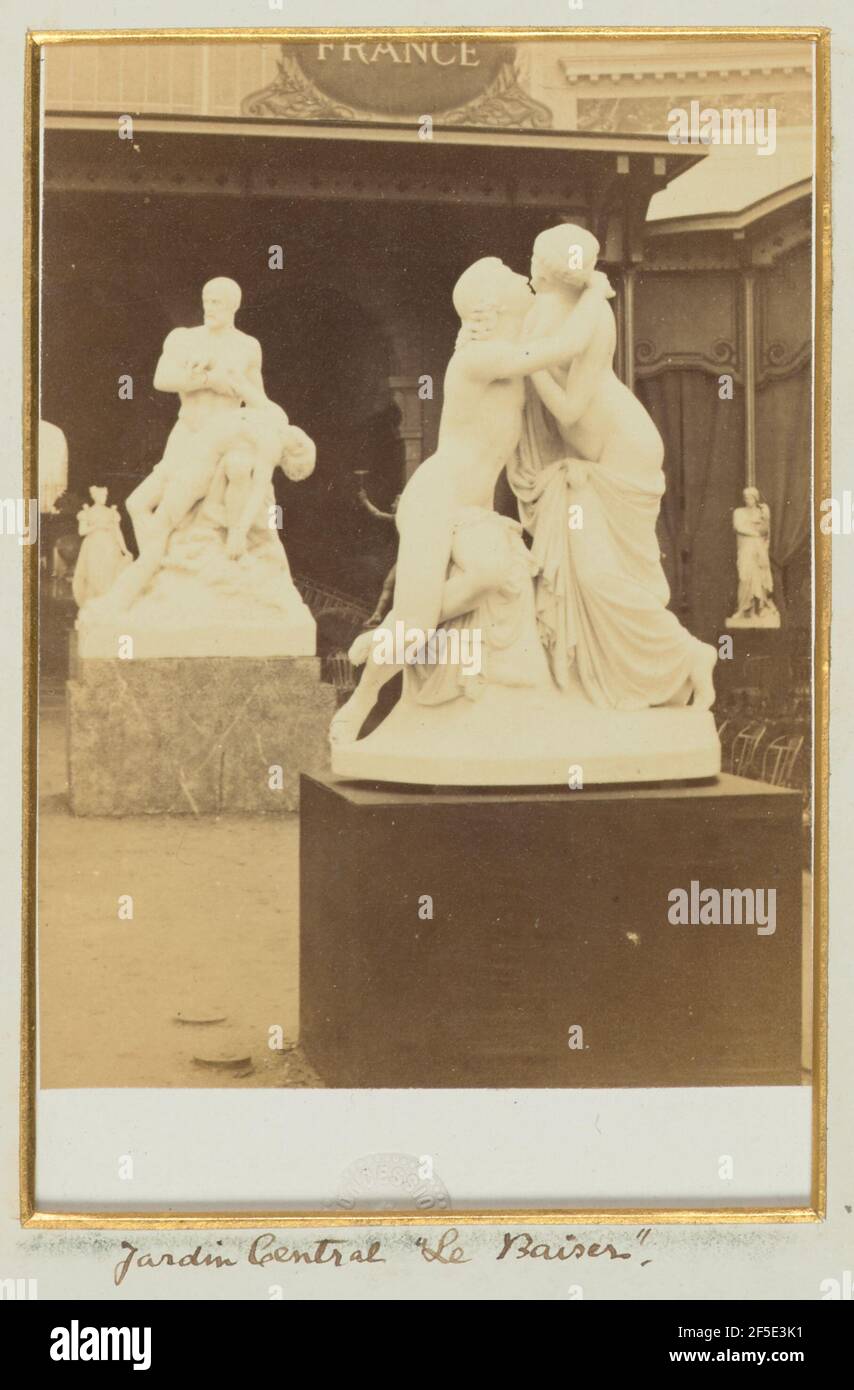 Jardin Central, Groupe de statue (n. 6) le Baiser. Léon & Lévy (francese, attivo 1864 - 1913 o 1920) Foto Stock
