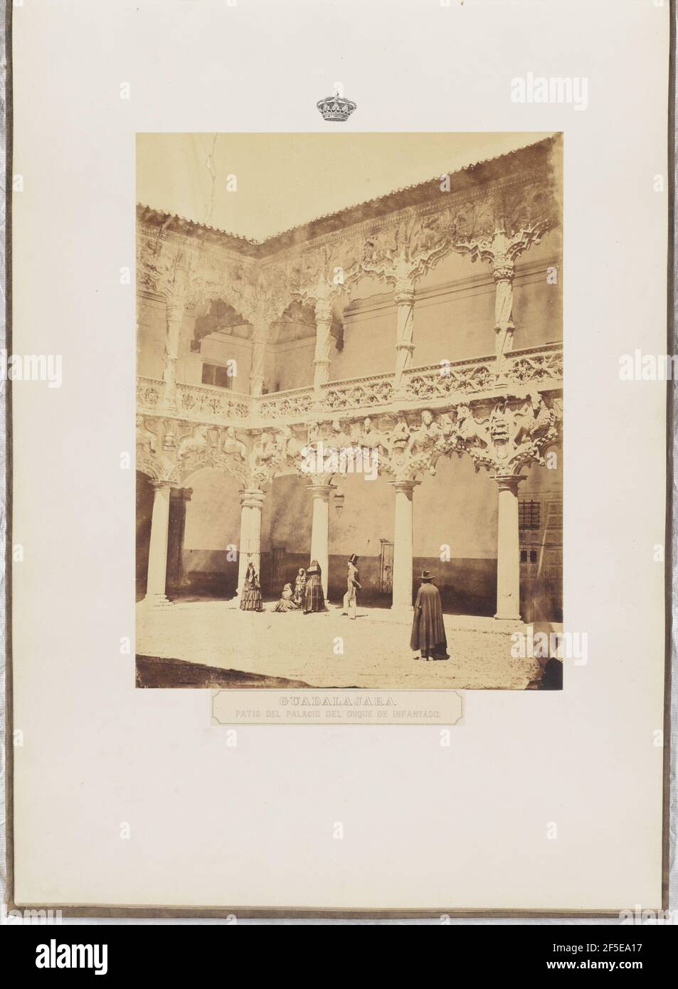 Guadalajara. Patio del palacio del duque de sic Infantado. Charles Clifford (inglese, 1819/1820 - 1863) Foto Stock