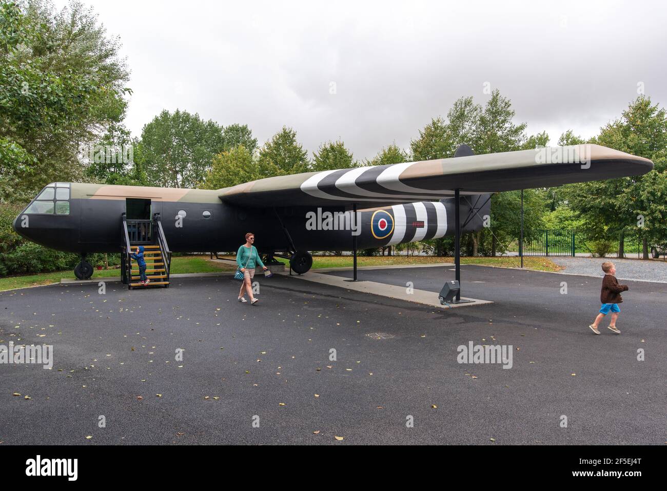 Una replica Airspeed AS51 Horsa Mk i aliante al museo del ponte di Pegasus. Foto Stock