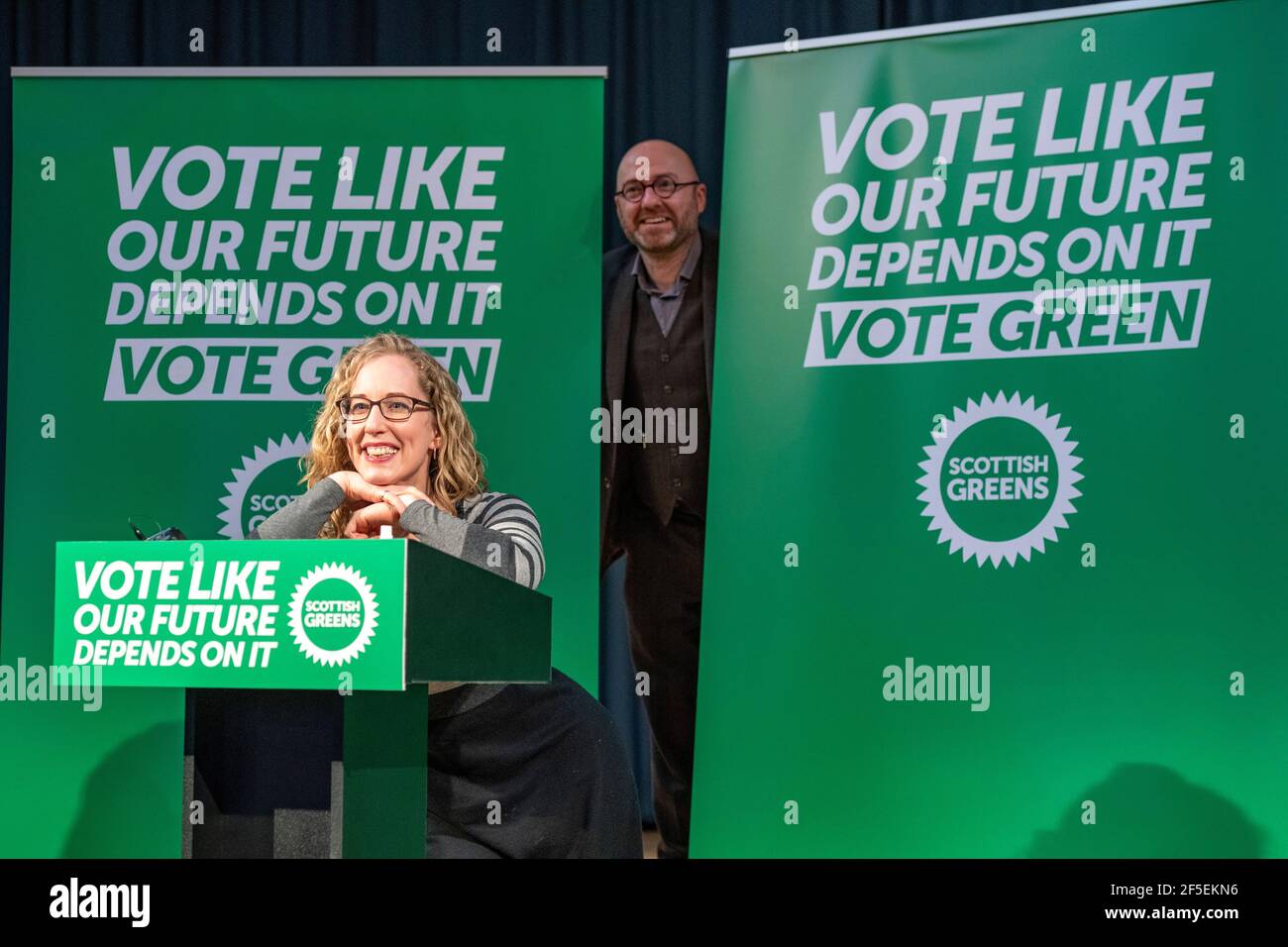 North Queensferry, Scozia, Regno Unito. 26 marzo 2021. NELLA FOTO: (A sinistra) Lorna Slater; (a destra) Patrick Harvie MSP. I Verdi scozzesi segneranno oggi ‘reinizio della conferenza di partito, annunciando la fine del mandato di "carta portuale", che mette in evidenza i risultati del partito durante l'ultima legislatura. Credit: Colin Fisher/Alamy Live News Foto Stock