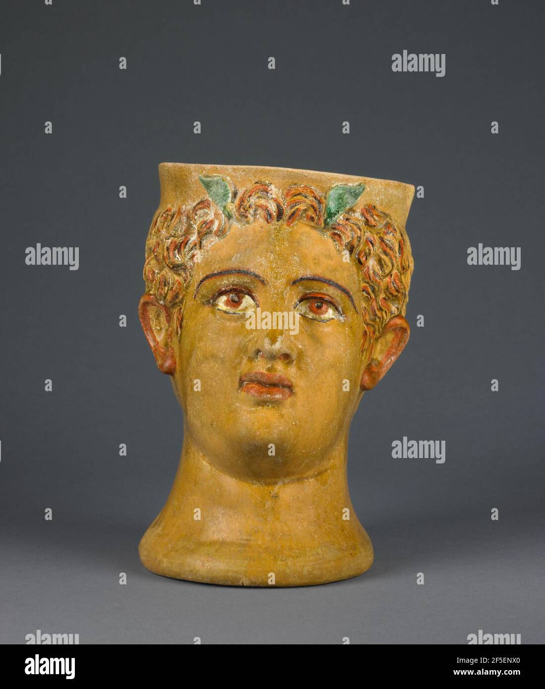 Testa Kantharos con vetro al piombo. Likinnios (greco, attivo 100 - 1 a.C.) Foto Stock