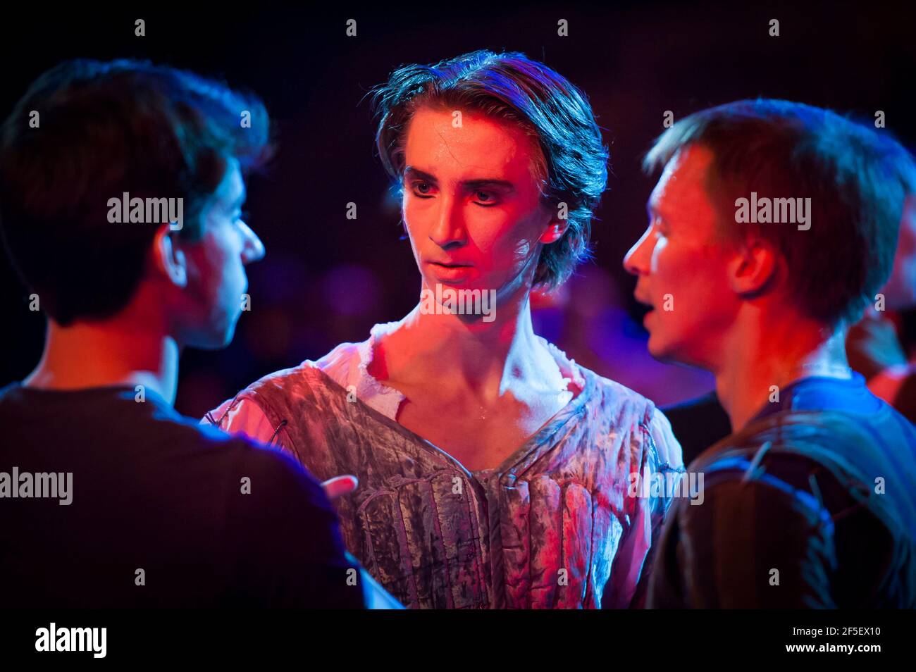 Vadim Muntagirov (Romeo) ha fatto una prova in Romeo e Giulietta del Balletto Nazionale Inglese, nella Royal Albert Hall di Londra Foto Stock