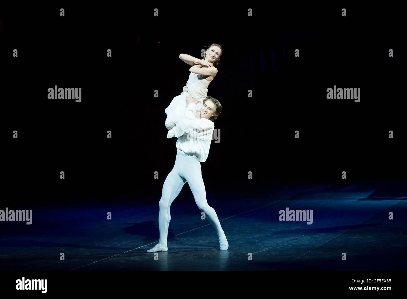 Daria Klimentova (Juliet) ha fatto una prova in Romeo e Giulietta del Balletto Nazionale Inglese, nella Royal Albert Hall di Londra Foto Stock