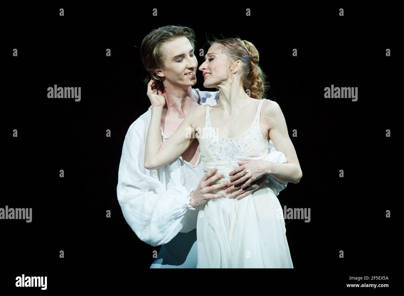 Daria Klimentova (Juliet) ha fatto una prova in Romeo e Giulietta del Balletto Nazionale Inglese, nella Royal Albert Hall di Londra Foto Stock