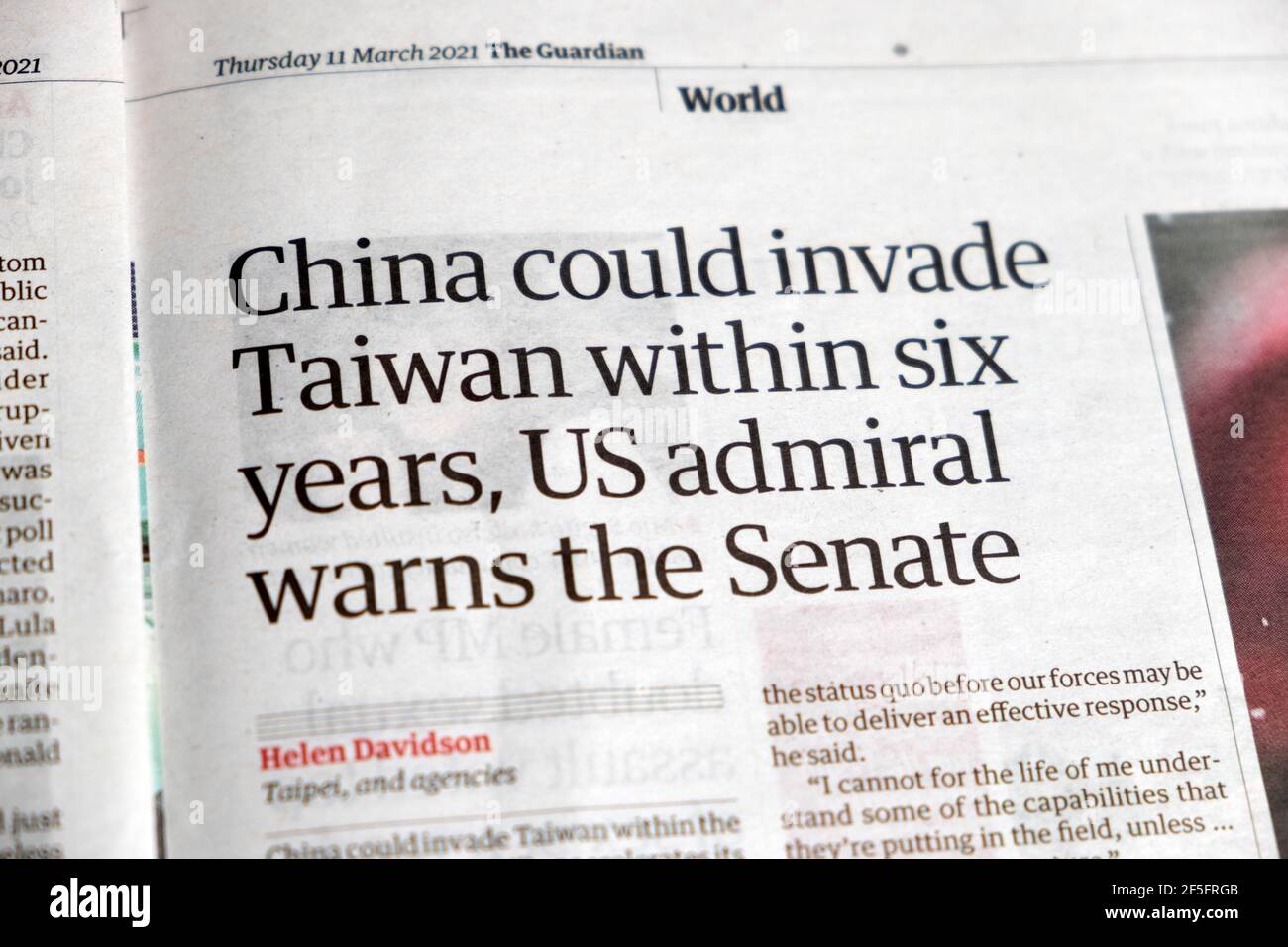 "La Cina potrebbe invadere Taiwan entro sei anni, l'ammiraglio americano ammonisce il 11 marzo 2021 a Londra UK l'articolo politico del giornale Guardian del Senato" Foto Stock