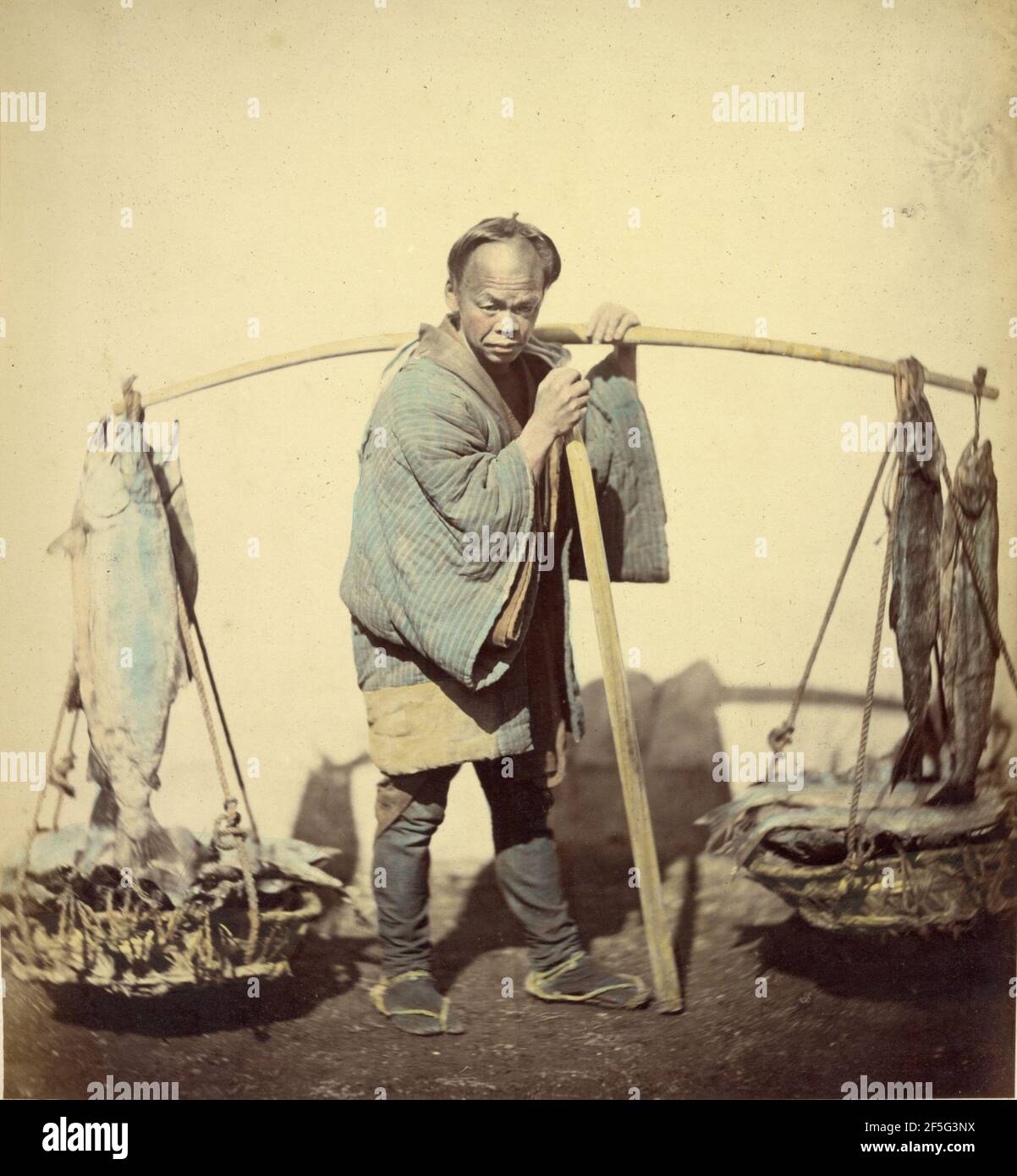Fishmonger. Felice Beato (italiano, nato Italia, 1832 - 1909) Foto Stock