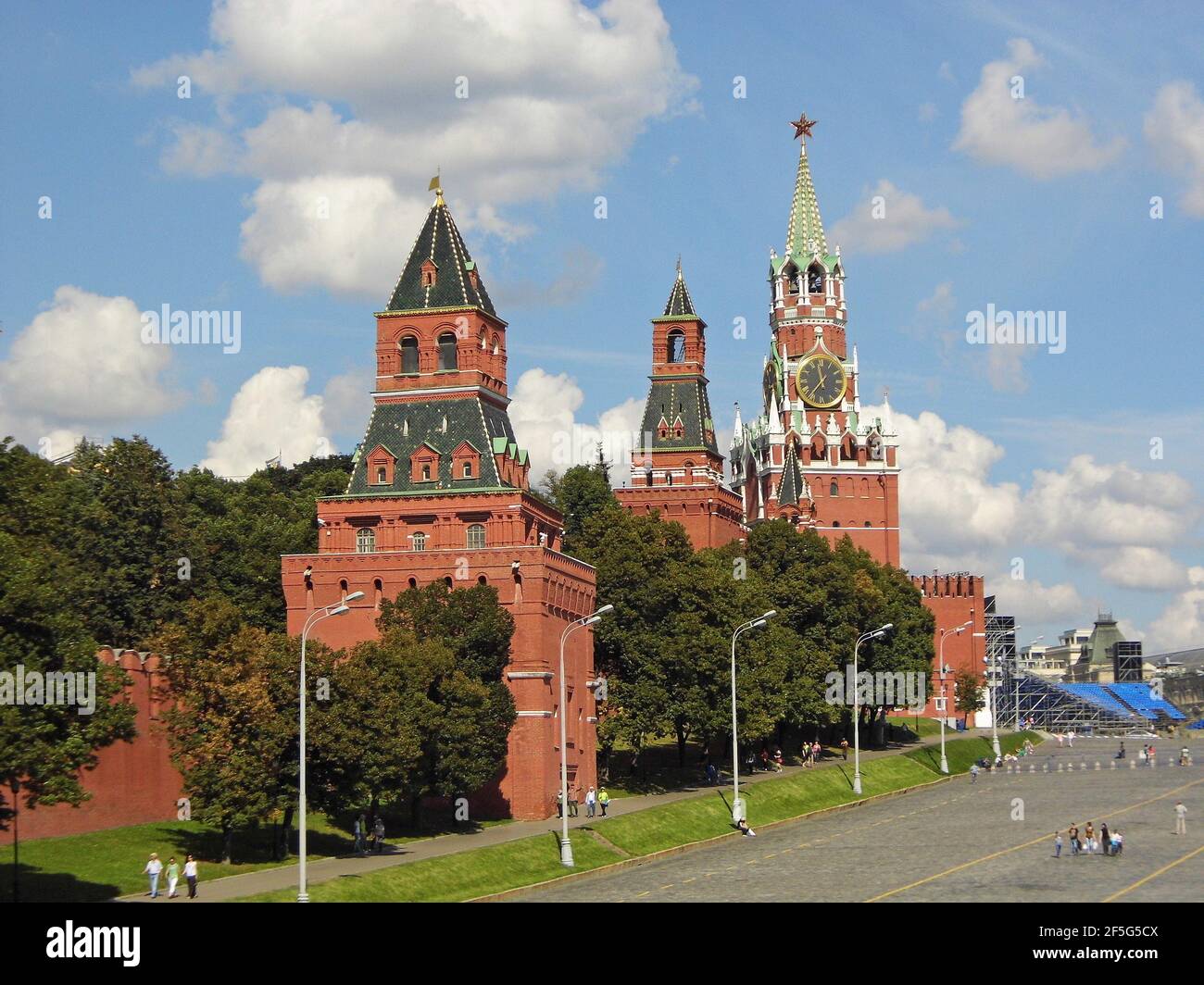 Il Muro del Cremlino e la Torre Spasski, Mosca, Russia Foto Stock