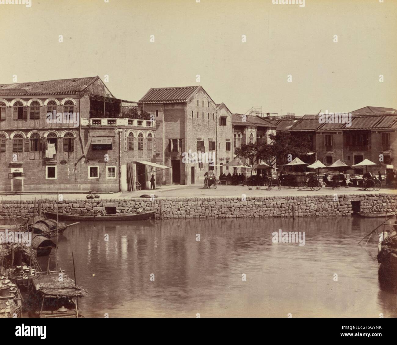 Il Bund, Macao. Attribuito a John Thomson (Scottish, 1837 - 1921) Foto Stock