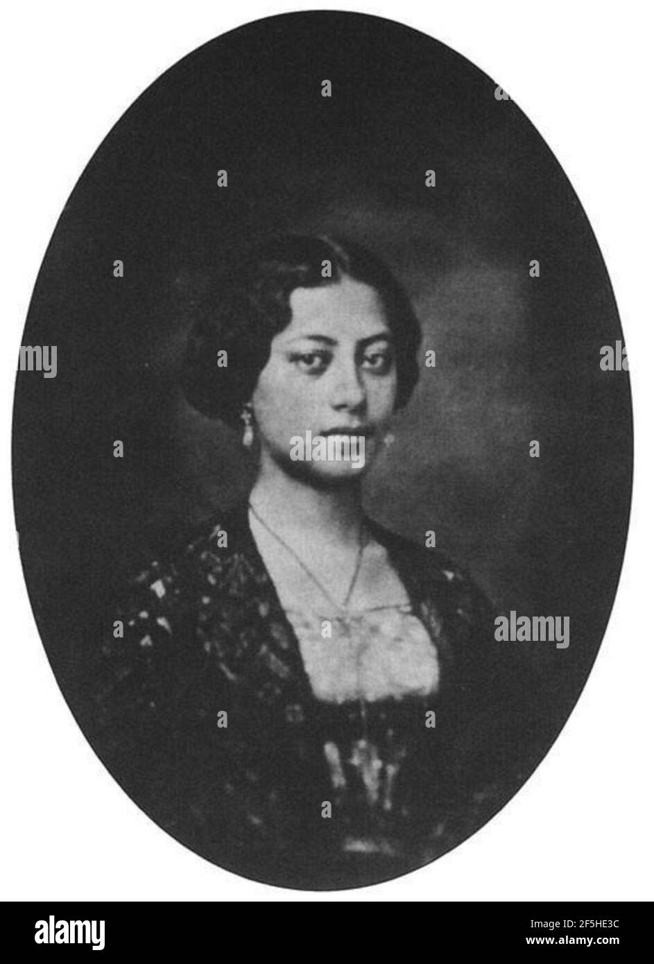 Queen Emma con collana e orecchini, ritratto ovale, rivolto a destra, c. 1850. Foto Stock