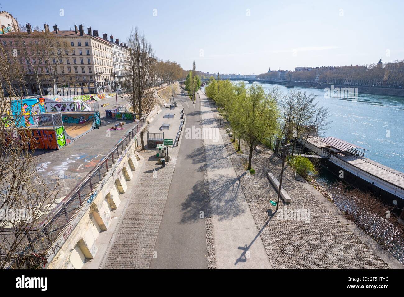 Banche del Rodano durante il confinamento, Lione, Francia Foto Stock