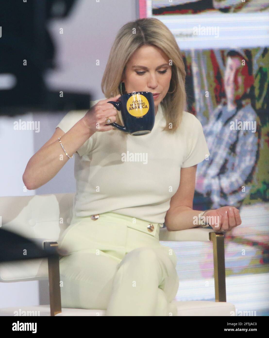 26 marzo 2021. Amy Robach a Good Morning America a New York 26 marzo 2021 Credit:RW/MediaPunch Foto Stock