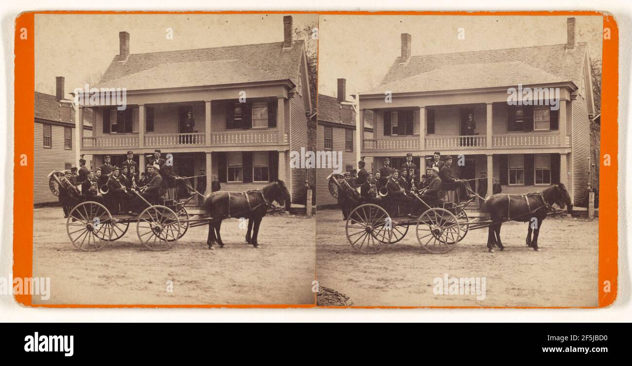 Gruppo musicale posto in carro trainato da cavalli. Sconosciuto Foto Stock