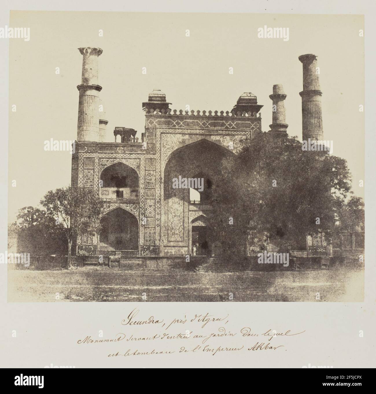 Secundra, près d'Agra, Monument server d'entrée au jardin dans lequel est le tombeau de l'Empereur Akbar. Baron Alexis de la Grange (francese, 1825 - 1917) Foto Stock Secundra, près d'Agra, Monument server d'entrée au jardin dans lequel est le tombeau de l'Empereur Akbar. Baron Alexis de la Grange (francese, 1825 - 1917) Foto Stock